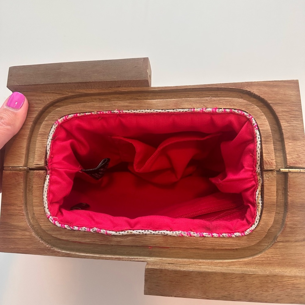 Beaded Cloth Clutch with Wooden Top - Picture 6 of 9